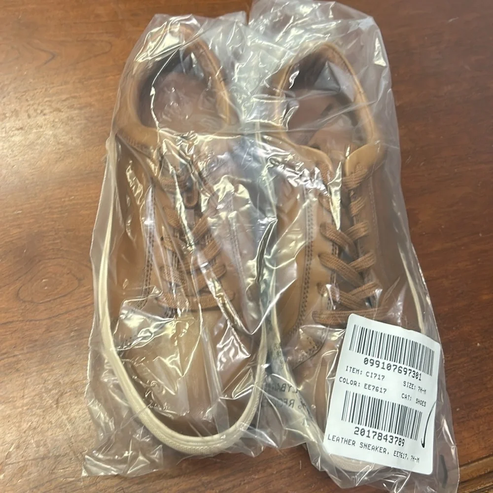 J Crew Leather sneakers CI717